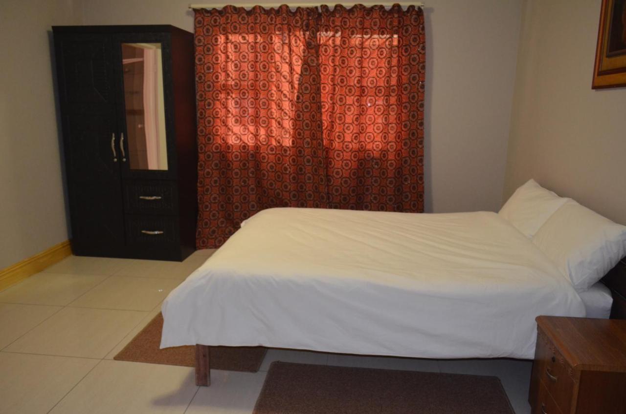 Royal Castle Guest House Windhoek Dış mekan fotoğraf