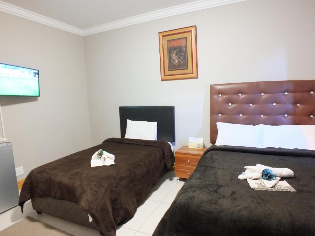 Royal Castle Guest House Windhoek Dış mekan fotoğraf